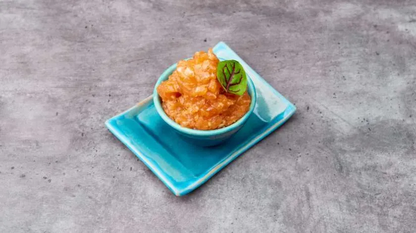 Tatar w misce łosoś