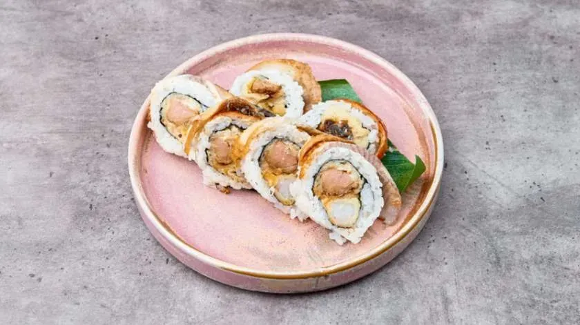 Uramaki Krewetka kaczka i węgorz