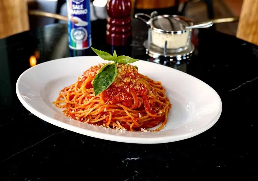 SPAGHETTI POMODORO E BASILICO - dostawa