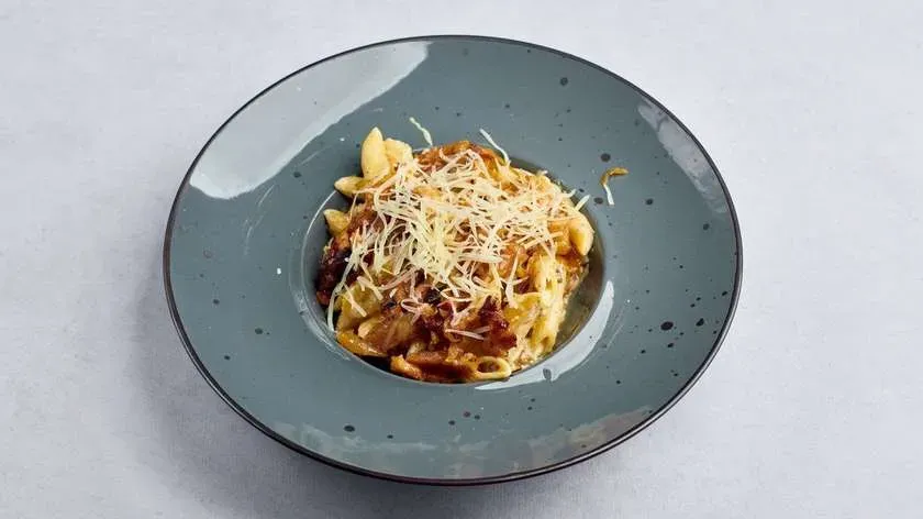 Zestaw 16. Penne carbonara w sosie śmietanowym