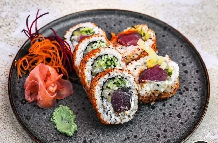 Tuńczyk, Spicy Mayo, Ogórek, Por