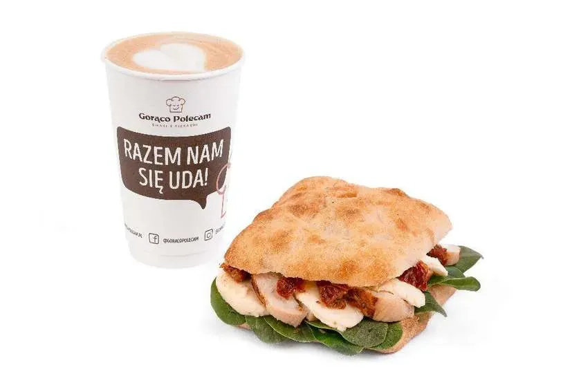Foccacia z kurczakiem i mozzarellą + kawa
