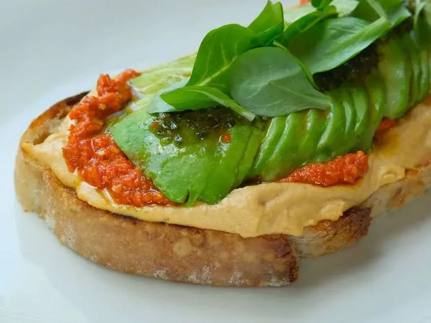 Tost z awokado