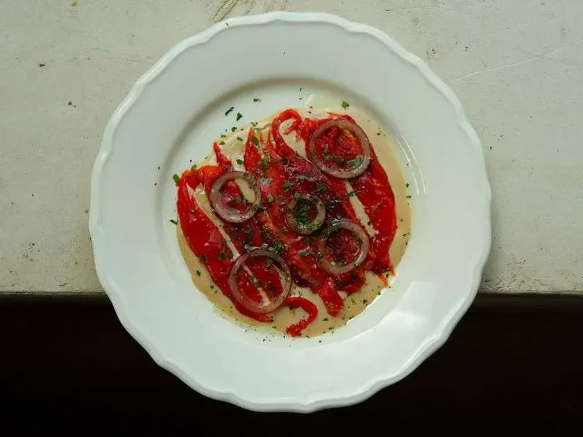 Pieczona papryka z sosem tonato