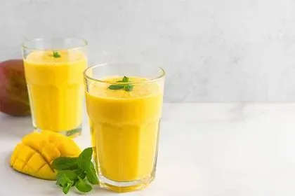 Mango lassi