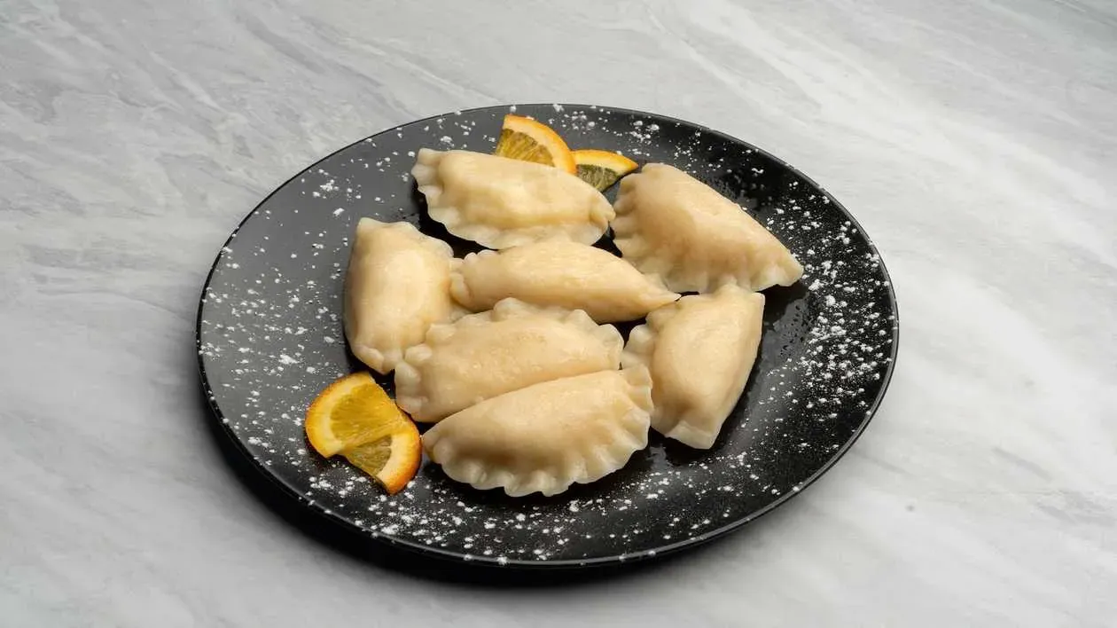 DUMPLINGS WITH SWEET CHEESE