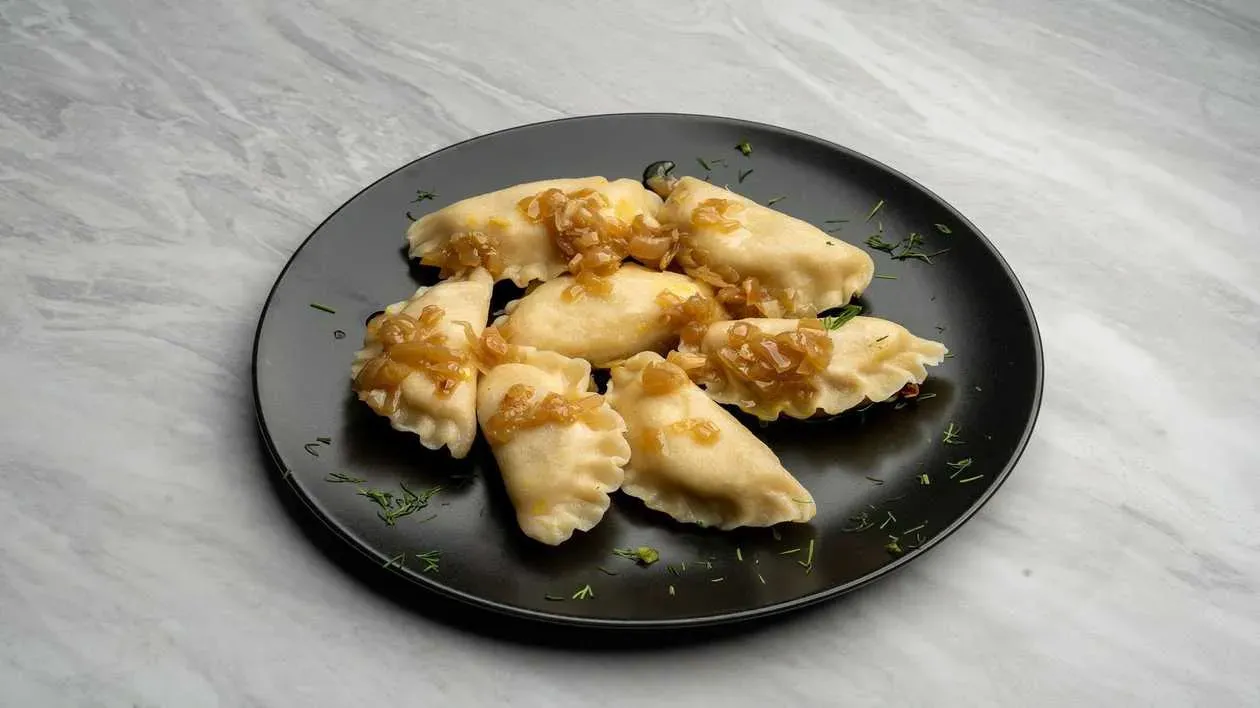 DUMPLINGS WITH CABBAGE AND MUSHROOMS