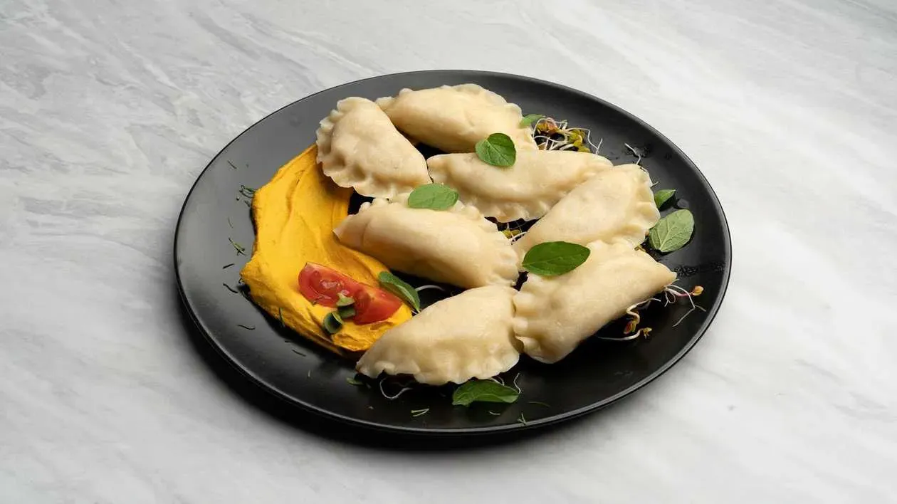 DUMPLINGS WITH LENTIL
