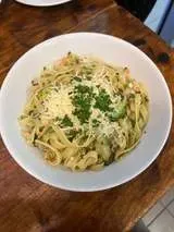 Tagliatelle con zucchini e gamberetti