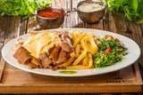 Talerz Kebab z Sosem Serowym