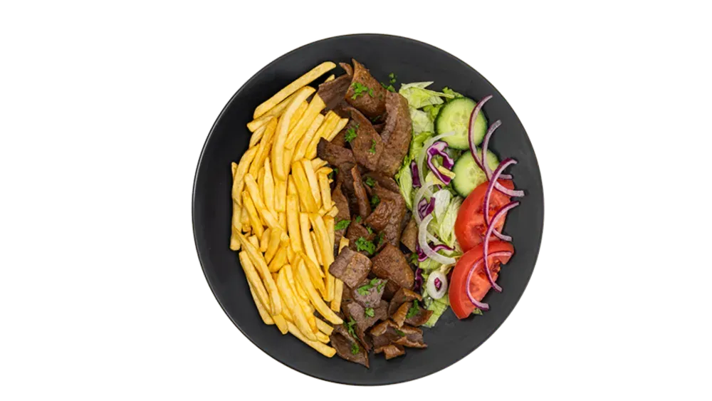 Kebap na talerzu z frytkami