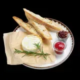 Camembert zapiekany