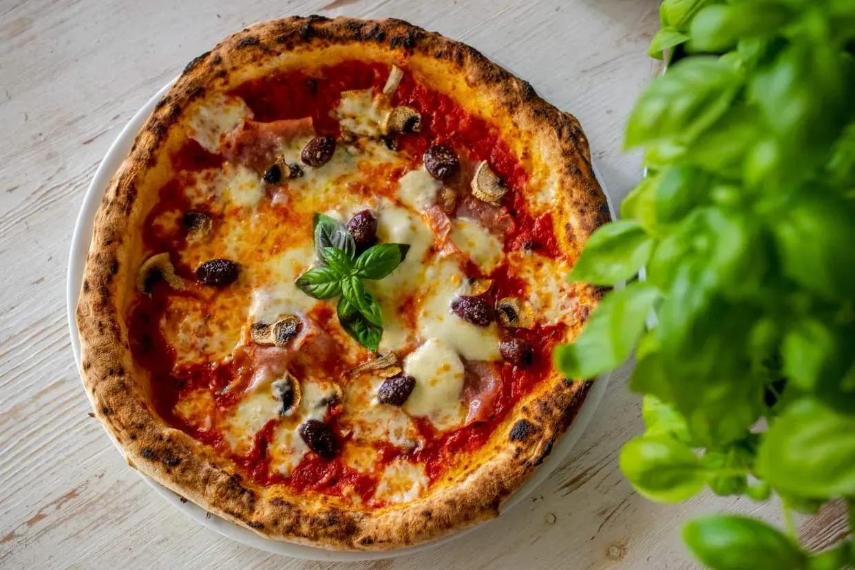 Pizza Capricciosa