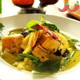 GAENG KIEW WAN Z TOFU I WARZYWA