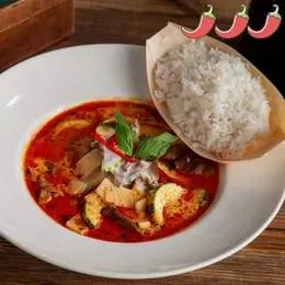 GAENG PHET Z ROSTBEFEM WOŁOWYM