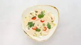Zupa tom kha tofu