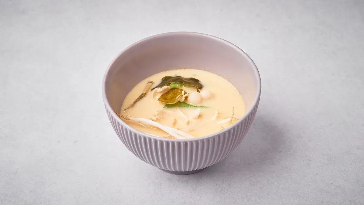 Zupa tom yum krewetki