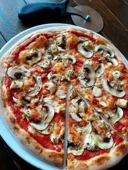 Pizza Prosciutto funghi