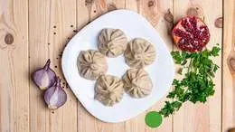 Chinkali - Pierogi nadziewane szpinakiem z przyprawam - 5szt