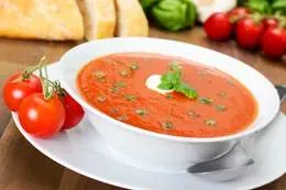 Zupa pomidorowa z makaronem
