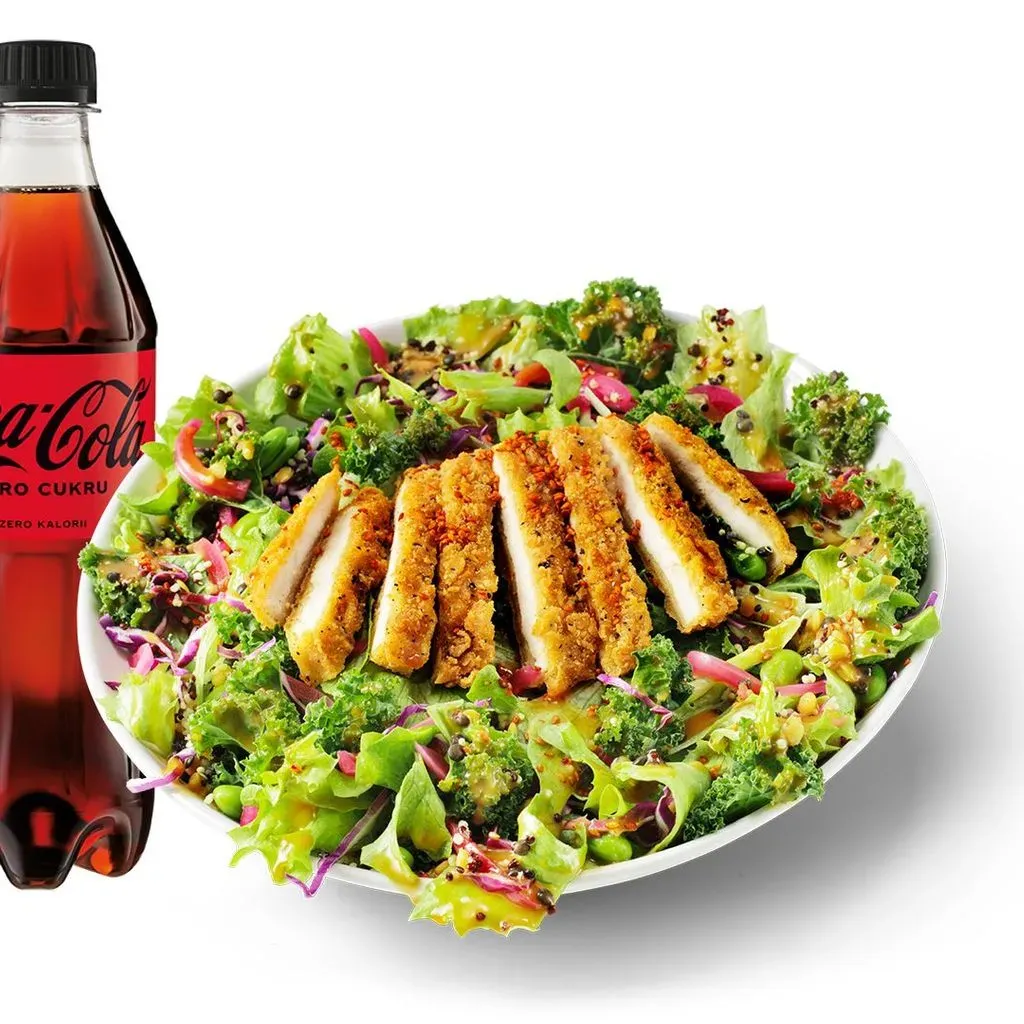 Crispy Chicken Sesame & Ginger Salad meal