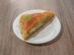 Baklawa orzechowa