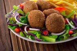 FALAFEL ZESTAW NA TALERZU MAŁY