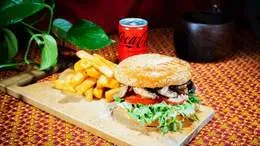 Piękny Cezar + Frytki Belgijskie
