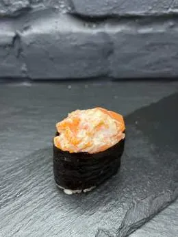 Gunkan with tuna tatar