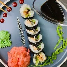 Futomaki with tamago with salmon