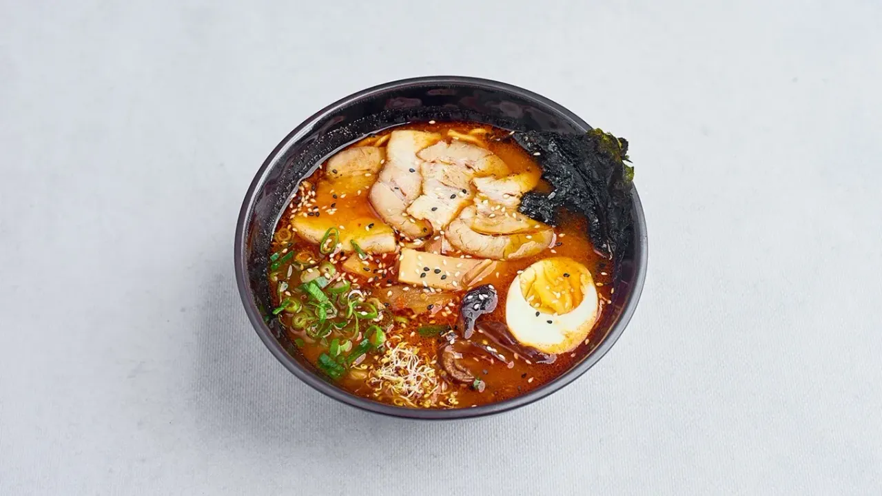 Spicy tonkotsu Ramen z wieprzowiną️️