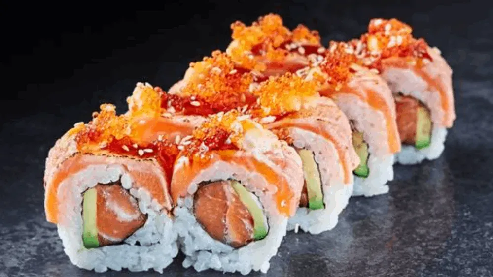 Golden California Maki Łosoś Opalany (8 sztuk)