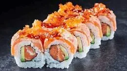 Golden California Maki Pieczony Łosoś (8 sztuk)