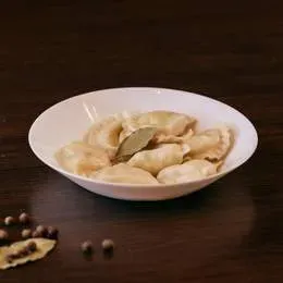 Pierogi z ziemniakami, boczkiem i cebulą 9 szt/360g