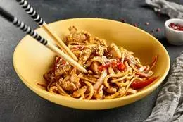 Makaron Udon z kurczakiem