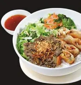 Bun cha gio( Bun z sałatką zioła)