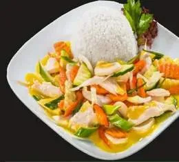 Kurczak w curry z warzywami