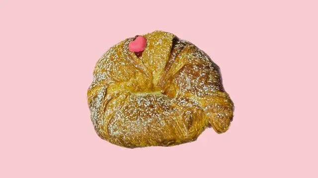 Croissant z Maliną