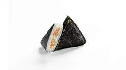 Onigiri z łososiem