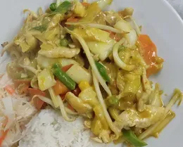 w curry złocistym