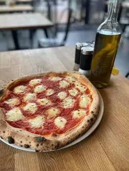 PIZZA MARGHERITA
