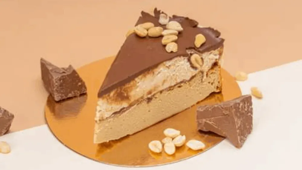 Sernik a'la Reese's (Kawałek)