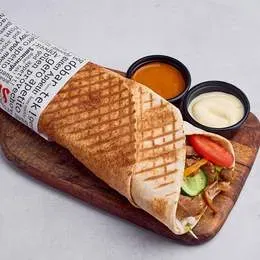 Kebab cienka pita z wołowiną.