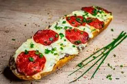Zapiekanka Klasyczna z pepperoni