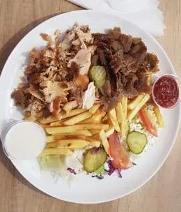 Kebab na talerzu