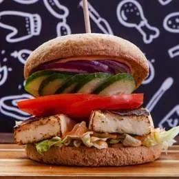Burger Vege z Grillowanym Serem Paneer