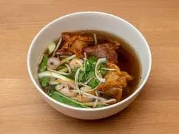 Zupa wonton duża