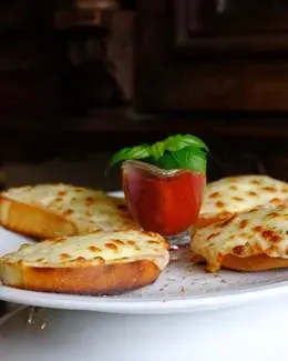 Pieczywo czosnkowe 4szt