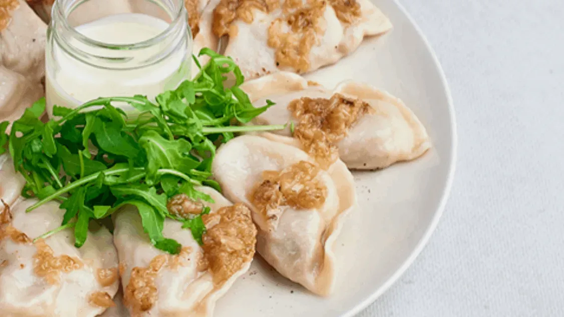 Pierogi ruskie ze śmietaną i cebulą prażoną 5 szt.