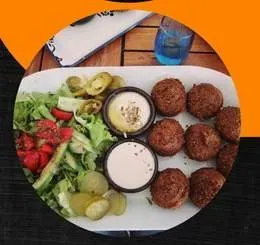 Talerz Falafel